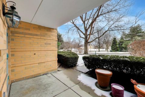 Tiny photo for 710 Creekside Drive #104A, Mount Prospect, IL 60056 (MLS # 12632093)