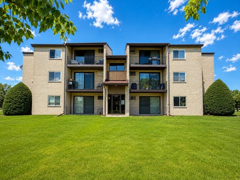 Photo of 9865 Cordoba Court #1B, Orland Park, IL 60462 (MLS # 12686522)