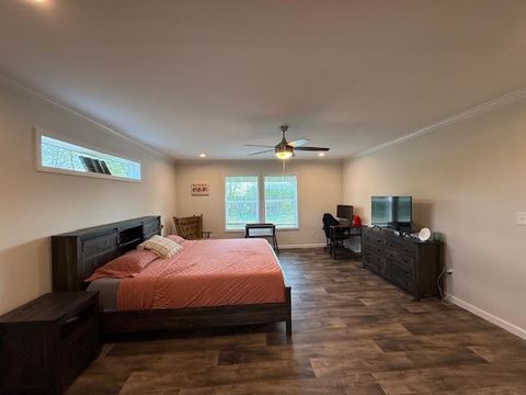 Tiny photo for 708 E South Avenue, Bluford, IL 62814 (MLS # 12624556)