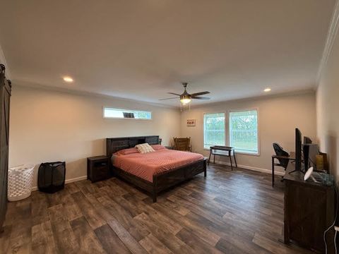 Tiny photo for 708 E South Avenue, Bluford, IL 62814 (MLS # 12624556)