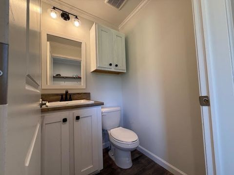 Tiny photo for 708 E South Avenue, Bluford, IL 62814 (MLS # 12624556)