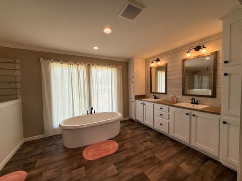 Tiny photo for 708 E South Avenue, Bluford, IL 62814 (MLS # 12624556)