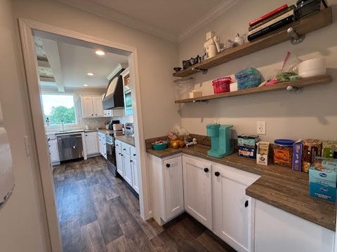 Tiny photo for 708 E South Avenue, Bluford, IL 62814 (MLS # 12624556)