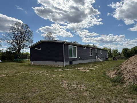 Tiny photo for 708 E South Avenue, Bluford, IL 62814 (MLS # 12624556)