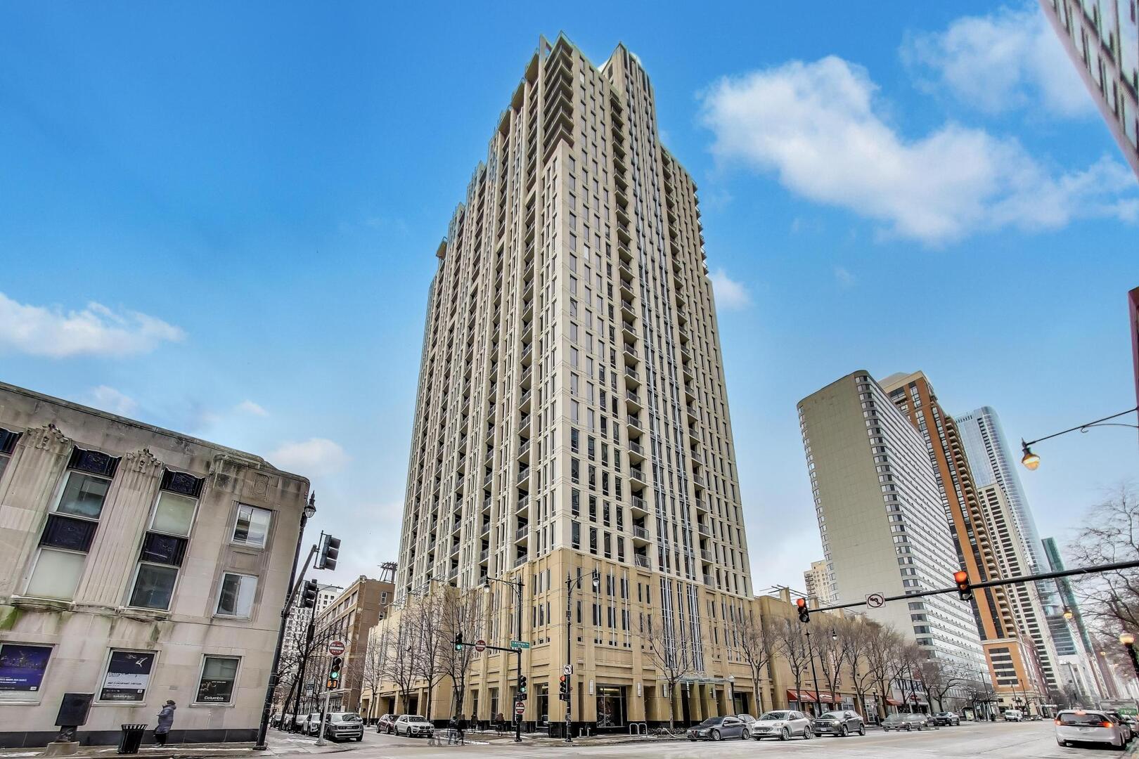 1250 S MICHIGAN Avenue 901