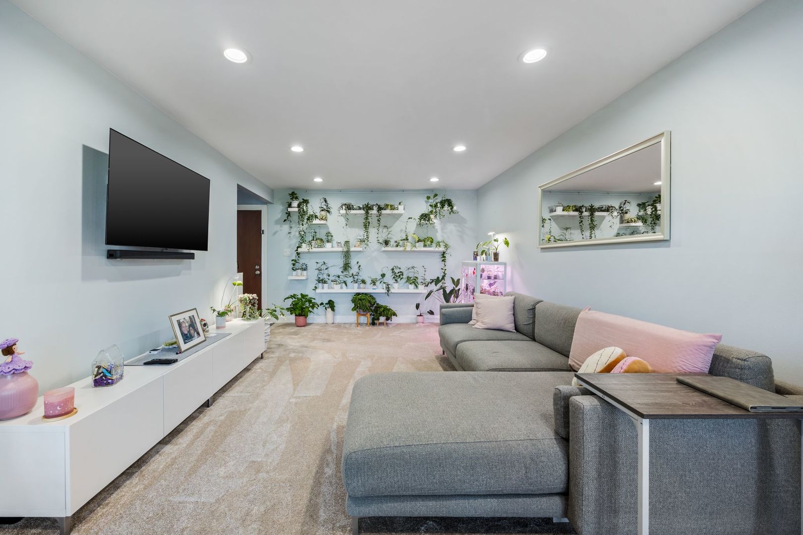 1205 E HINTZ Road 212