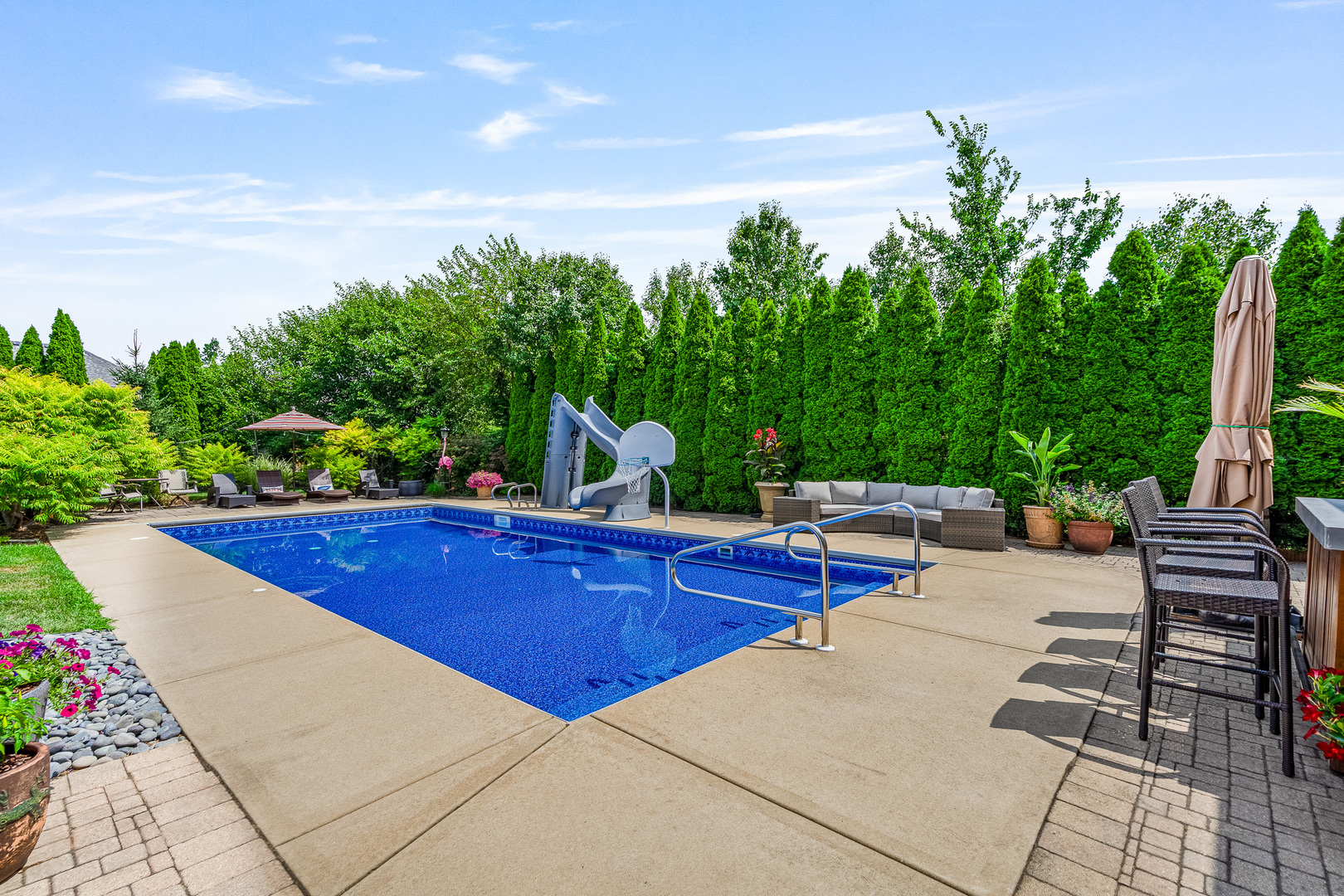 17015 Windsor Court