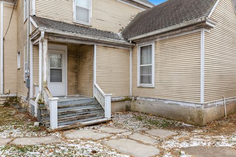 Tiny photo for 1934 Grand Avenue, Davenport, IA 52803 (MLS # 12613176)
