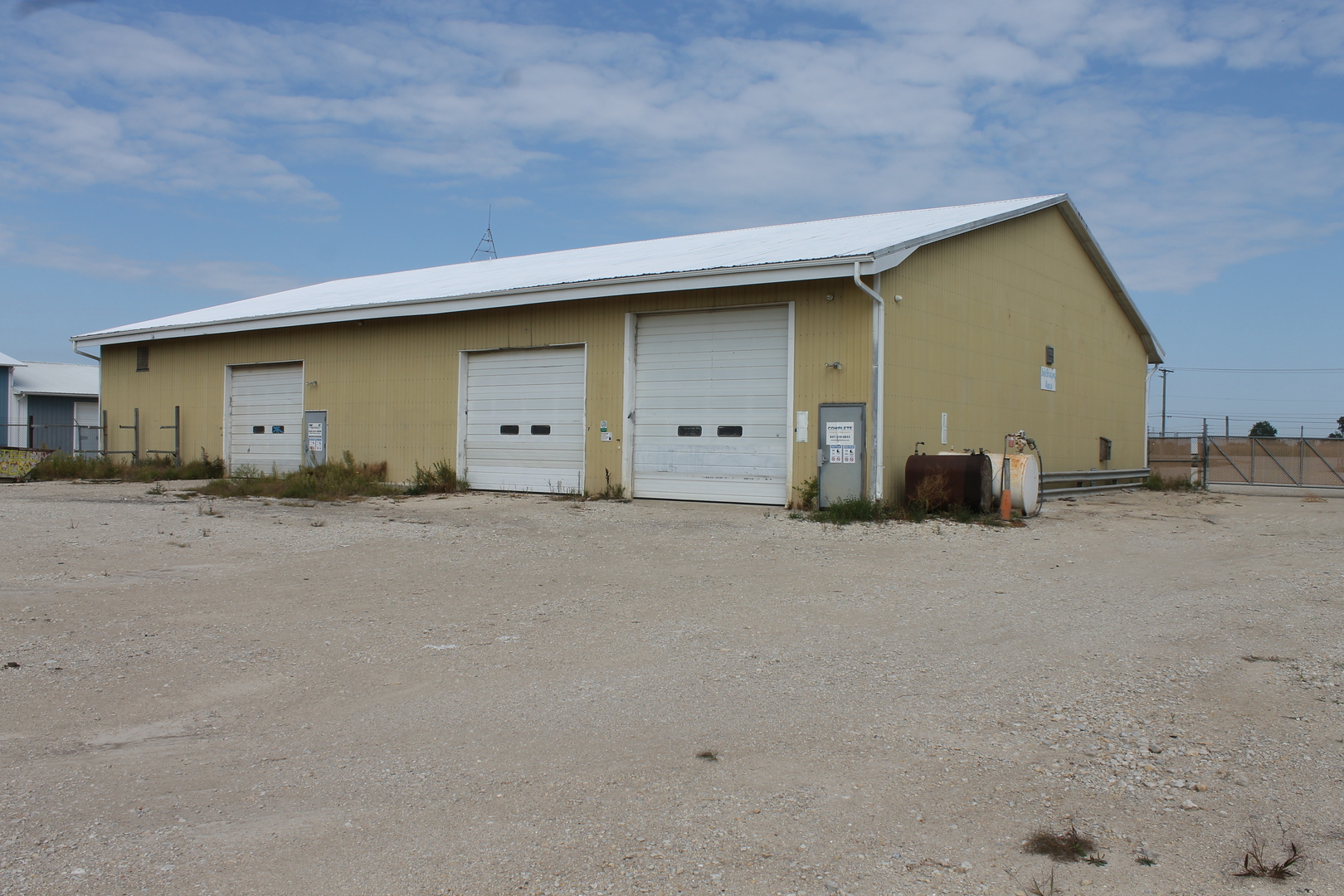 320 W Lincoln Highway