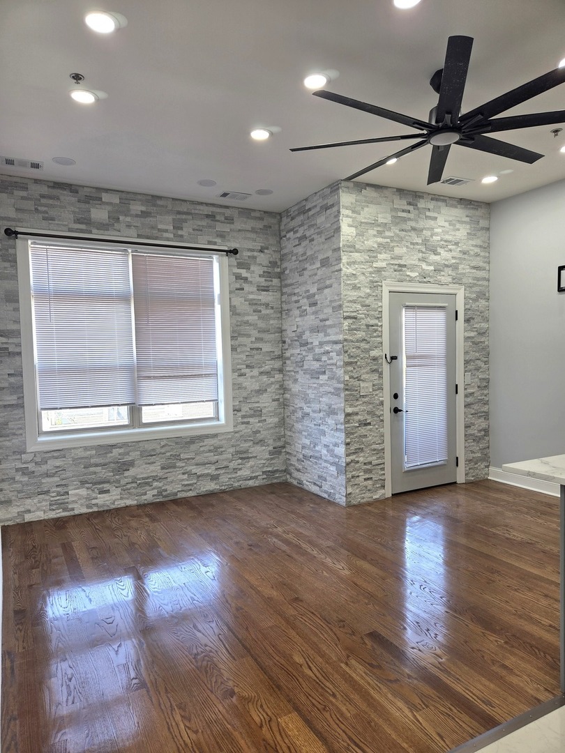 2915 N Clybourn Avenue 409