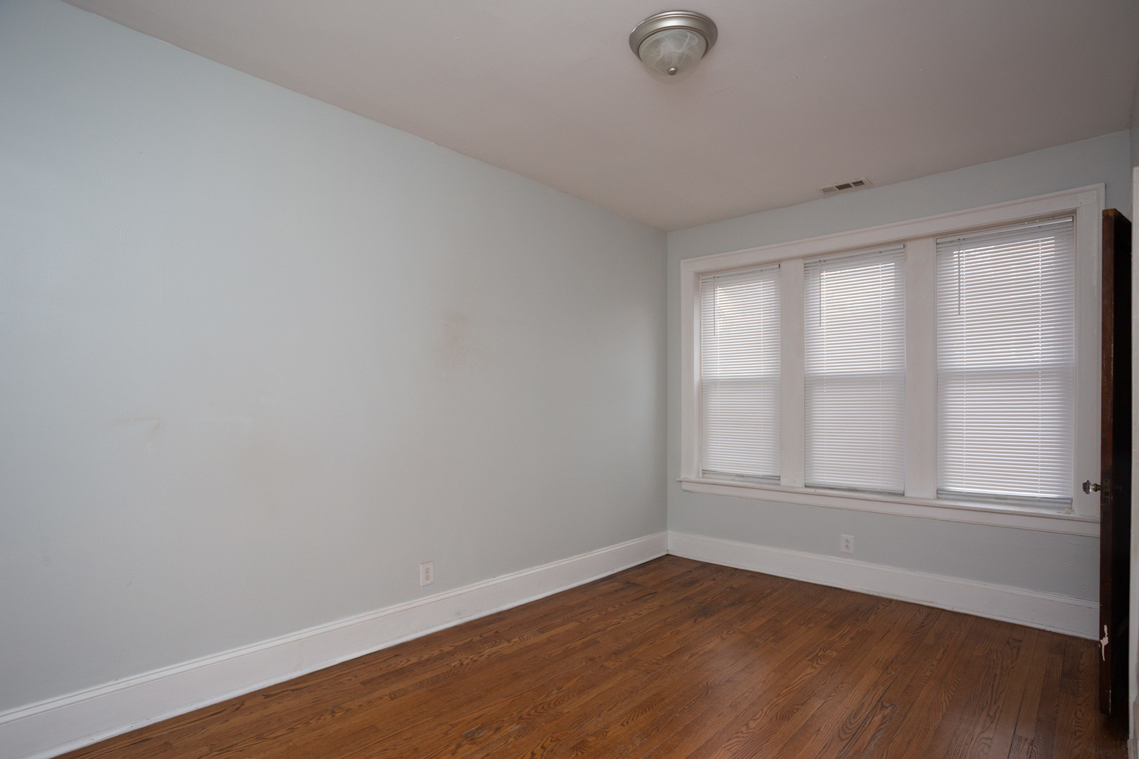 7637 S Phillips Avenue