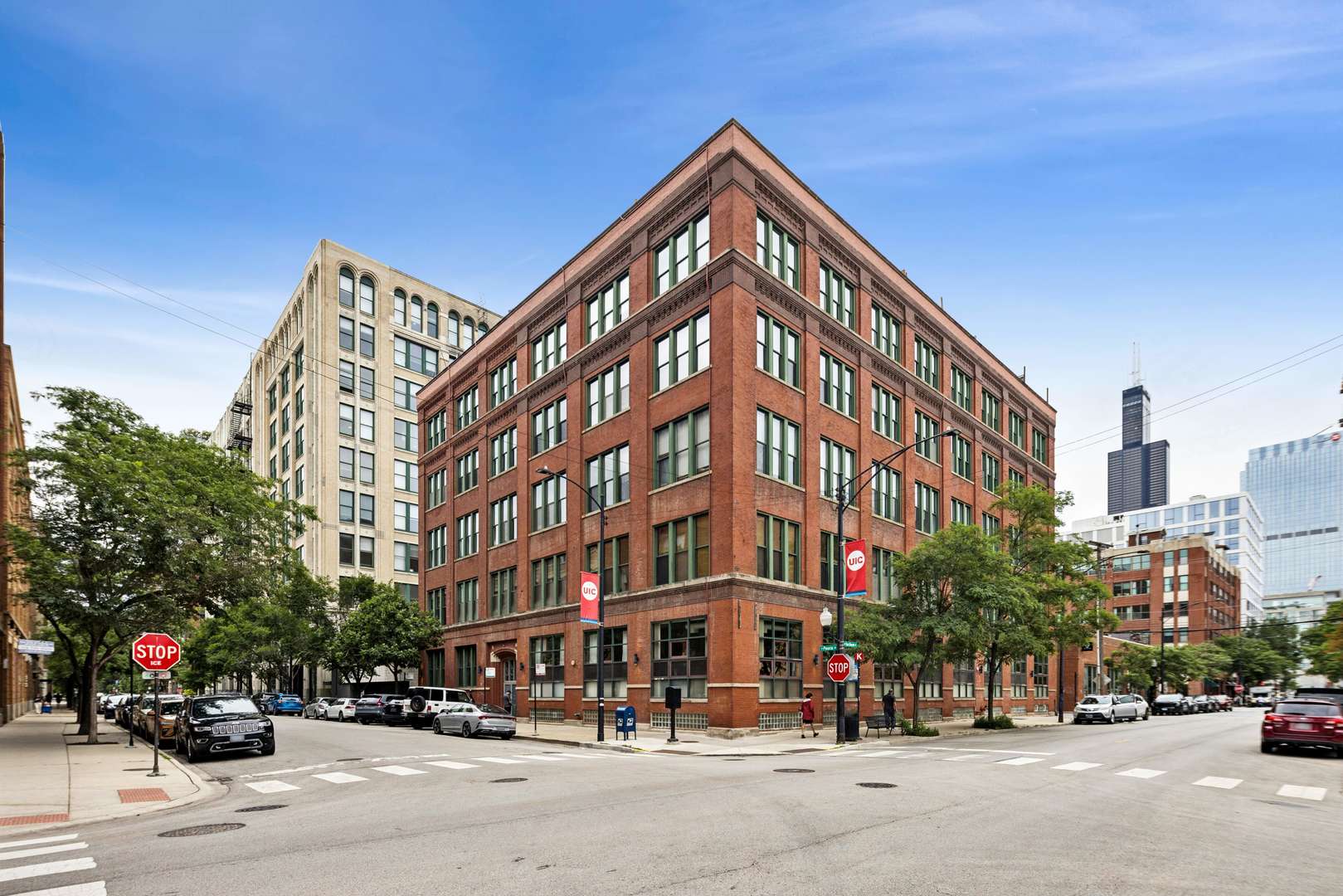 331 S Peoria Street 105