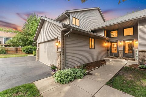 Photo of 450 Berkshire Drive, Crystal Lake, IL 60014 (MLS # 12692122)