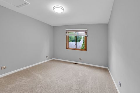Tiny photo for 450 Berkshire Drive, Crystal Lake, IL 60014 (MLS # 12692122)