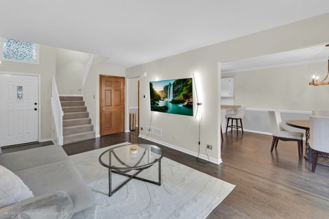 Tiny photo for 450 Berkshire Drive, Crystal Lake, IL 60014 (MLS # 12692122)