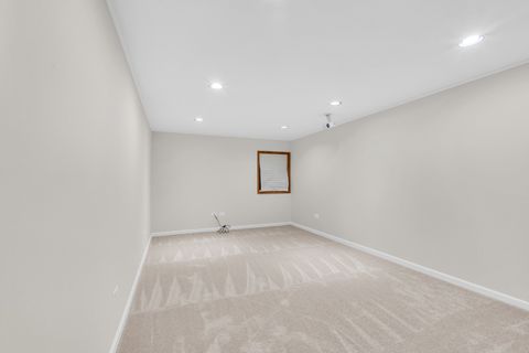 Tiny photo for 450 Berkshire Drive, Crystal Lake, IL 60014 (MLS # 12692122)