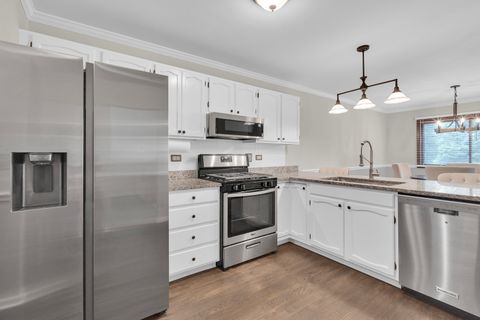 Tiny photo for 450 Berkshire Drive, Crystal Lake, IL 60014 (MLS # 12692122)