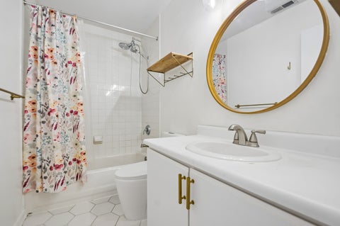 Tiny photo for 1007 E 61st Street, Chicago, IL 60637 (MLS # 12735384)