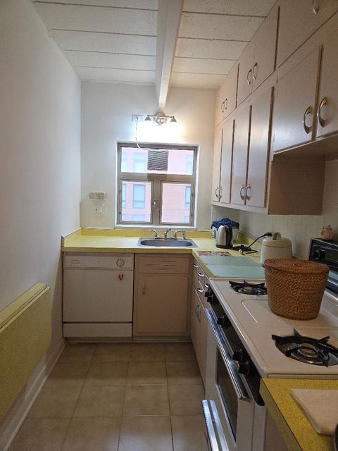 Tiny photo for 1862 Sherman Avenue #6NW, Evanston, IL 60201 (MLS # 12586327)