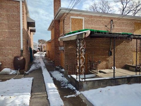 Tiny photo for 9356 S Oglesby Avenue, Chicago, IL 60617 (MLS # 12516462)