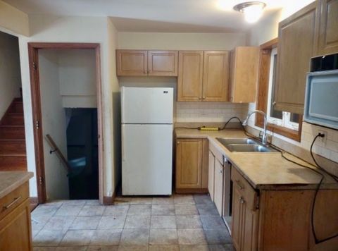 Tiny photo for 9356 S Oglesby Avenue, Chicago, IL 60617 (MLS # 12516462)