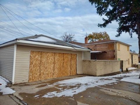 Tiny photo for 9356 S Oglesby Avenue, Chicago, IL 60617 (MLS # 12516462)