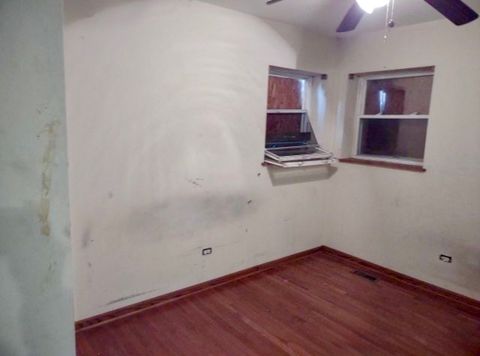 Tiny photo for 9356 S Oglesby Avenue, Chicago, IL 60617 (MLS # 12516462)