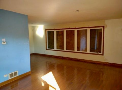 Tiny photo for 9356 S Oglesby Avenue, Chicago, IL 60617 (MLS # 12516462)