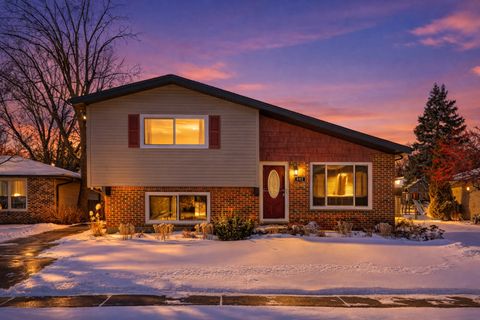 Tiny photo for 992 Navajo Street, Carol Stream, IL 60188 (MLS # 12555768)