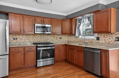 Tiny photo for 992 Navajo Street, Carol Stream, IL 60188 (MLS # 12555768)