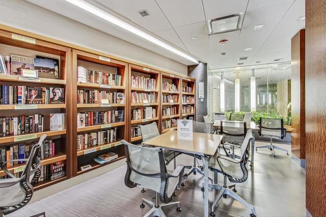 Chicago, Illinois 60601, United States, 2 Bedrooms Bedrooms, ,2 BathroomsBathrooms,Residential,Active,204086