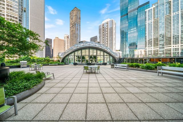 Chicago, Illinois 60601, United States, 2 Bedrooms Bedrooms, ,2 BathroomsBathrooms,Residential,Active,204086