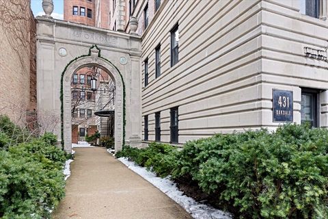 Photo of 431 W Oakdale Avenue #13D, Chicago, IL 60657 (MLS # 12565280)