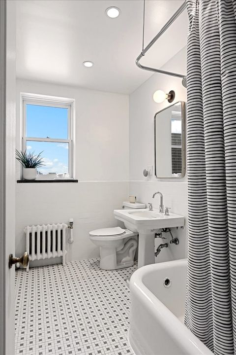 Tiny photo for 431 W Oakdale Avenue #13D, Chicago, IL 60657 (MLS # 12565280)