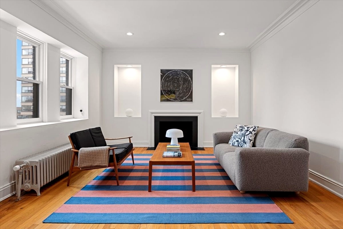 431 W Oakdale Avenue 13D