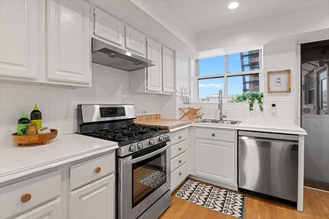 Tiny photo for 431 W Oakdale Avenue #13D, Chicago, IL 60657 (MLS # 12565280)