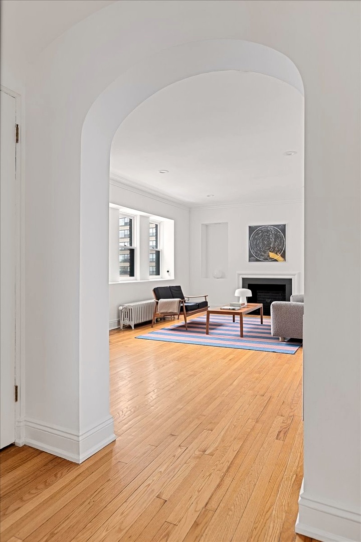 431 W Oakdale Avenue 13D