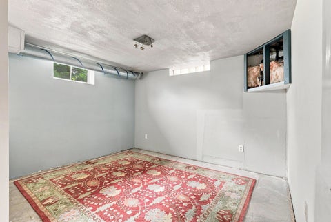 Tiny photo for 1550 W 15th Street, Davenport, IA 52804 (MLS # 12735118)