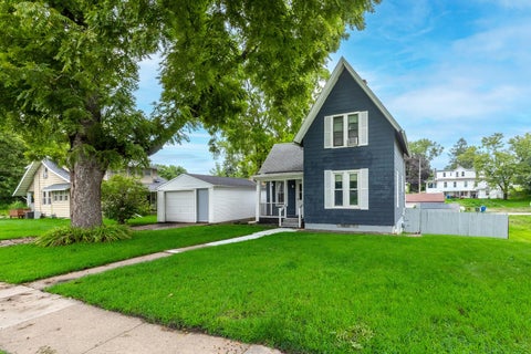 Tiny photo for 1550 W 15th Street, Davenport, IA 52804 (MLS # 12735118)