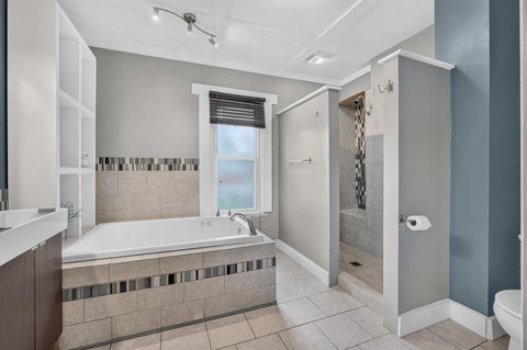 Tiny photo for 1550 W 15th Street, Davenport, IA 52804 (MLS # 12735118)