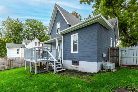 Tiny photo for 1550 W 15th Street, Davenport, IA 52804 (MLS # 12735118)