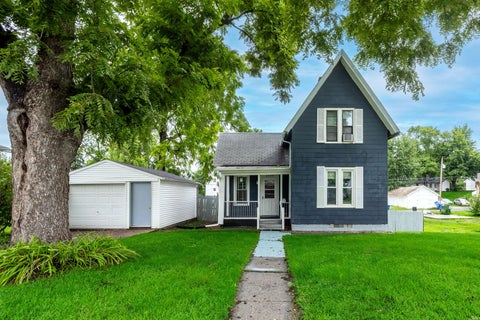Photo of 1550 W 15th Street, Davenport, IA 52804 (MLS # 12735118)