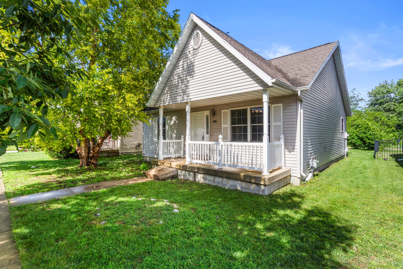 1304 S ABERCORN
