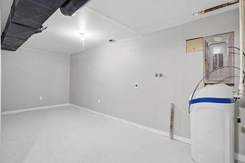 Tiny photo for 217 5th Street, Buffalo, IA 52728 (MLS # 100000074)