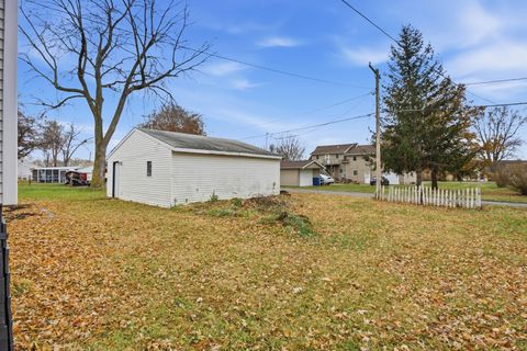 Tiny photo for 217 5th Street, Buffalo, IA 52728 (MLS # 100000074)