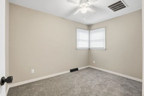 Tiny photo for 217 5th Street, Buffalo, IA 52728 (MLS # 100000074)