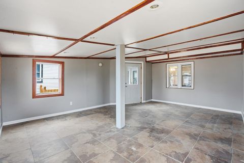 Tiny photo for 217 5th Street, Buffalo, IA 52728 (MLS # 100000074)