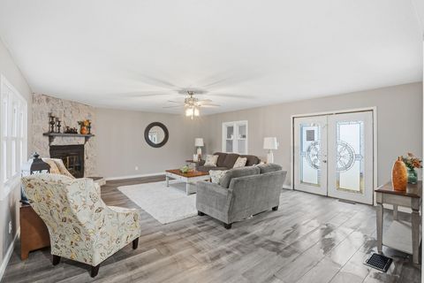 Tiny photo for 217 5th Street, Buffalo, IA 52728 (MLS # 100000074)