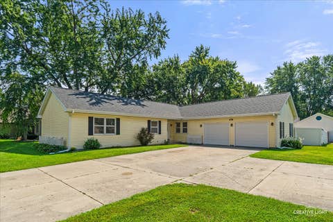 Photo of 476 LaSalle Drive, Lake Holiday, IL 60552 (MLS # 12609824)