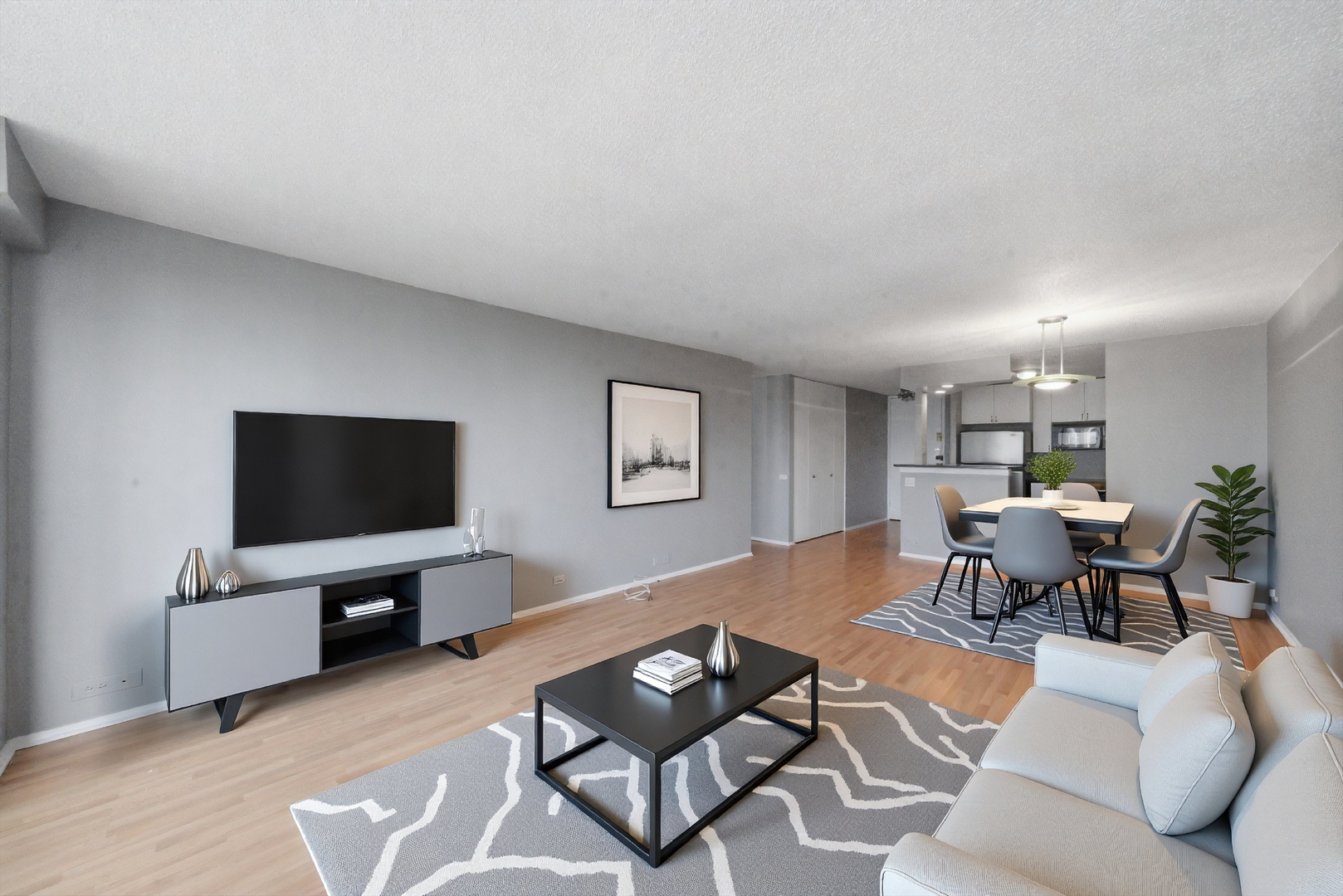 405 N Wabash Avenue 3911